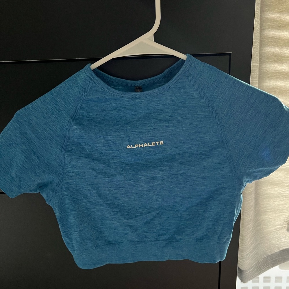 Alphalete crop top
